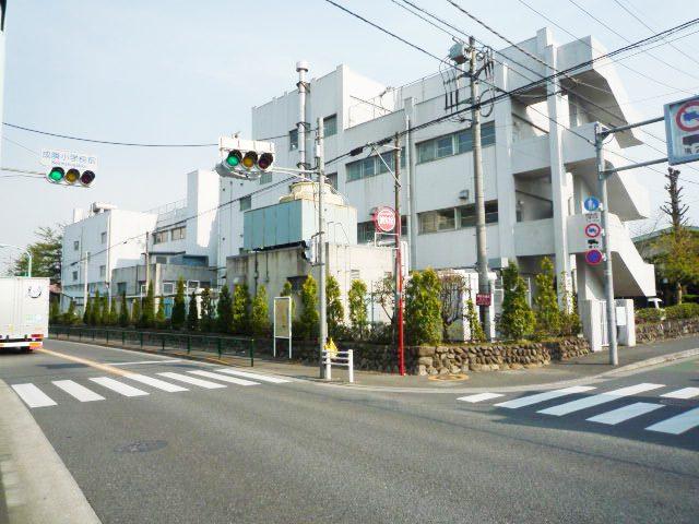 Primary school. Narutonari until elementary school 400m