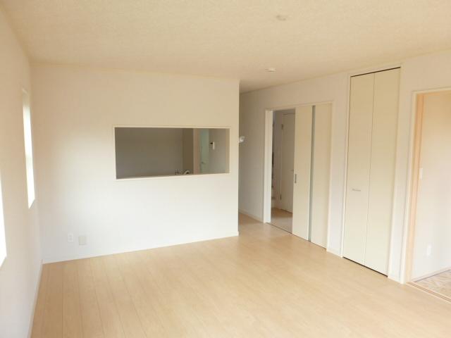 Living. (September 2, 2013) Shooting