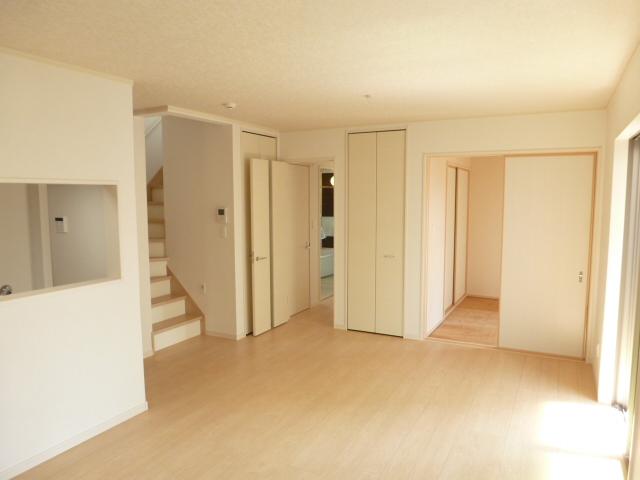 Living. Building 2 (September 2013) Shooting