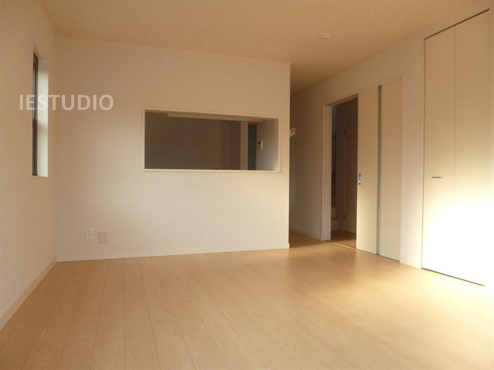 Same specifications photo (kitchen). Local (August 2013) Shooting 5 Building