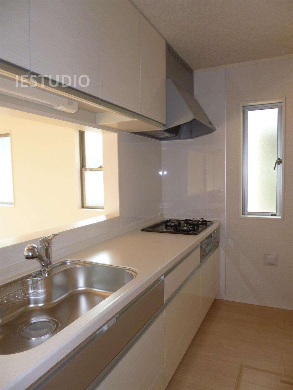 Same specifications photo (bathroom). Local (August 2013) Shooting 5 Building