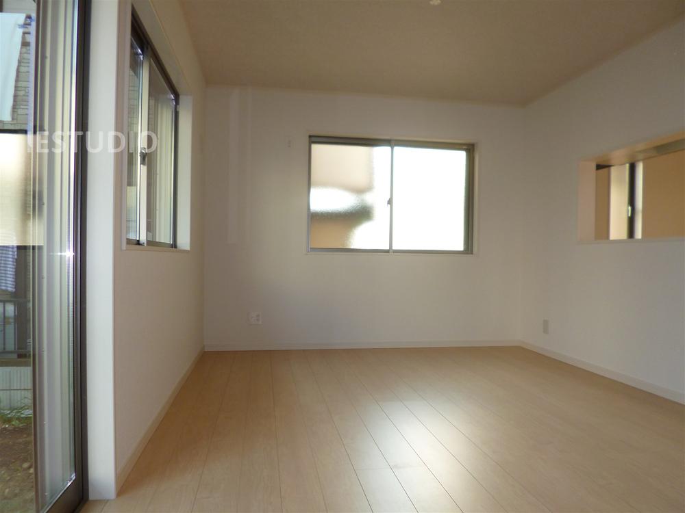 Living. Local (August 2013) Shooting Building 2