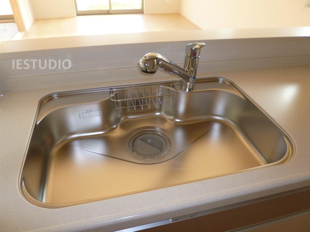 Kitchen. Local (August 2013) Shooting 5 Building