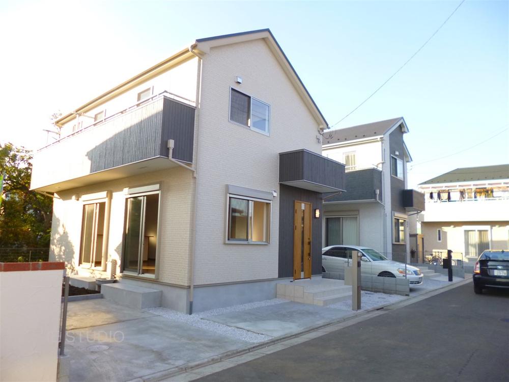 Local appearance photo. Local (11 May 2013) Shooting