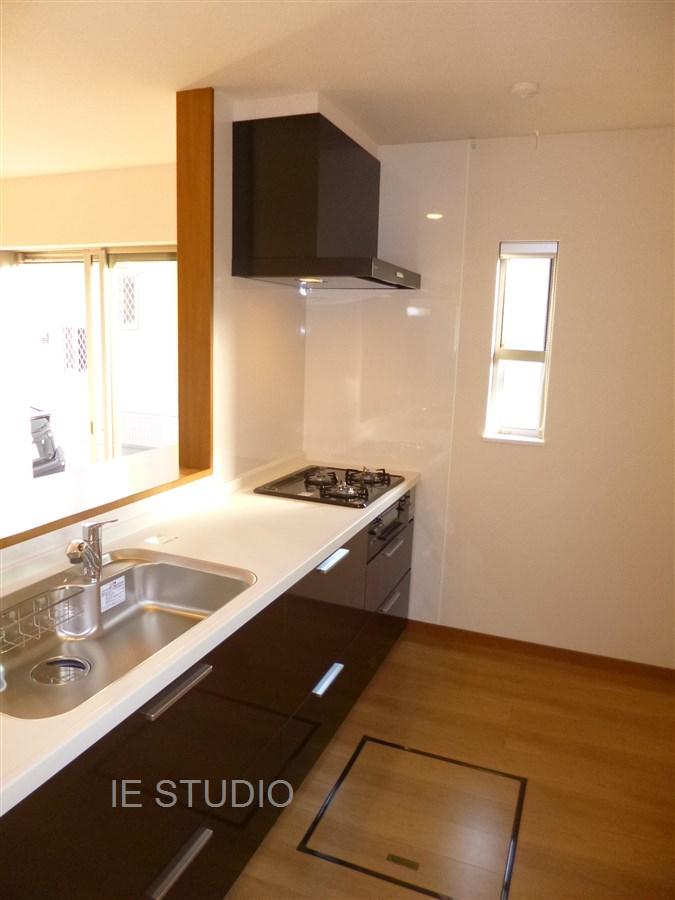 Kitchen. Local (11 May 2013) Shooting