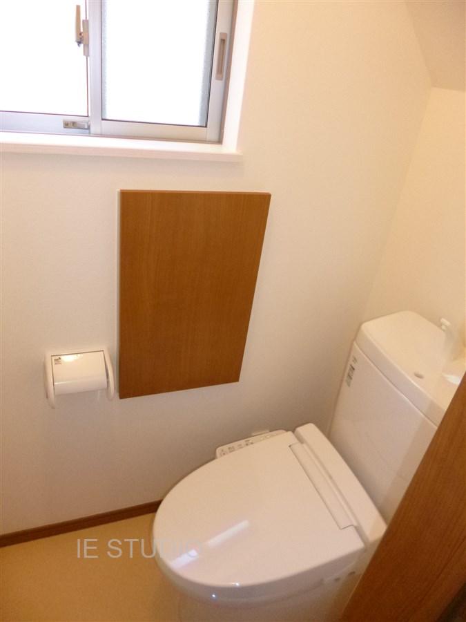 Toilet. Local (11 May 2013) Shooting