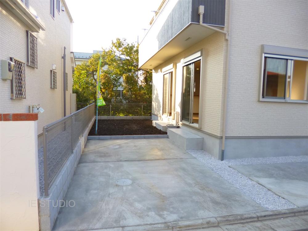 Local appearance photo. Local (11 May 2013) Shooting