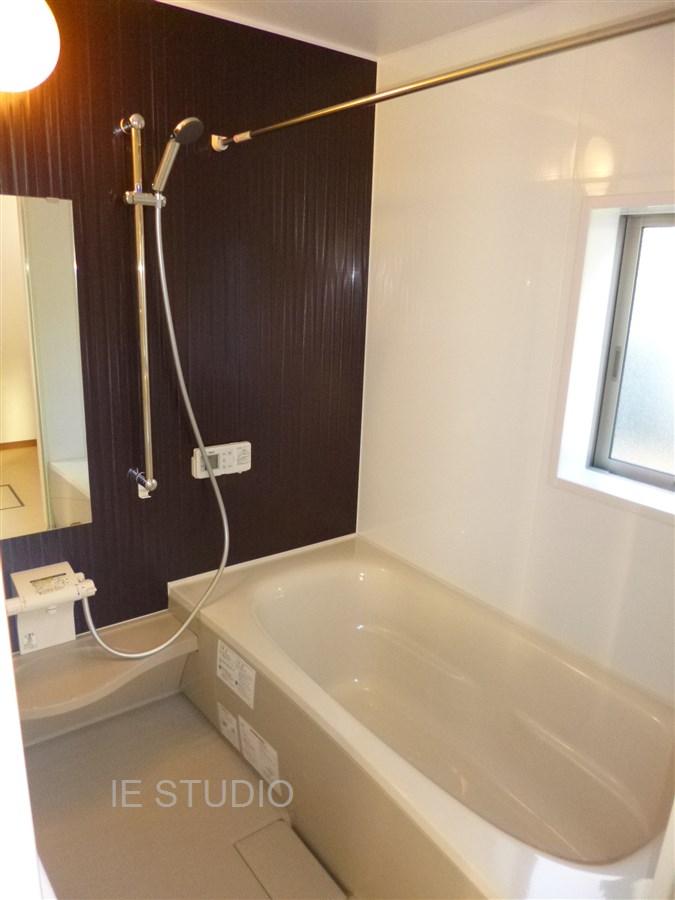 Bathroom. Local (11 May 2013) Shooting