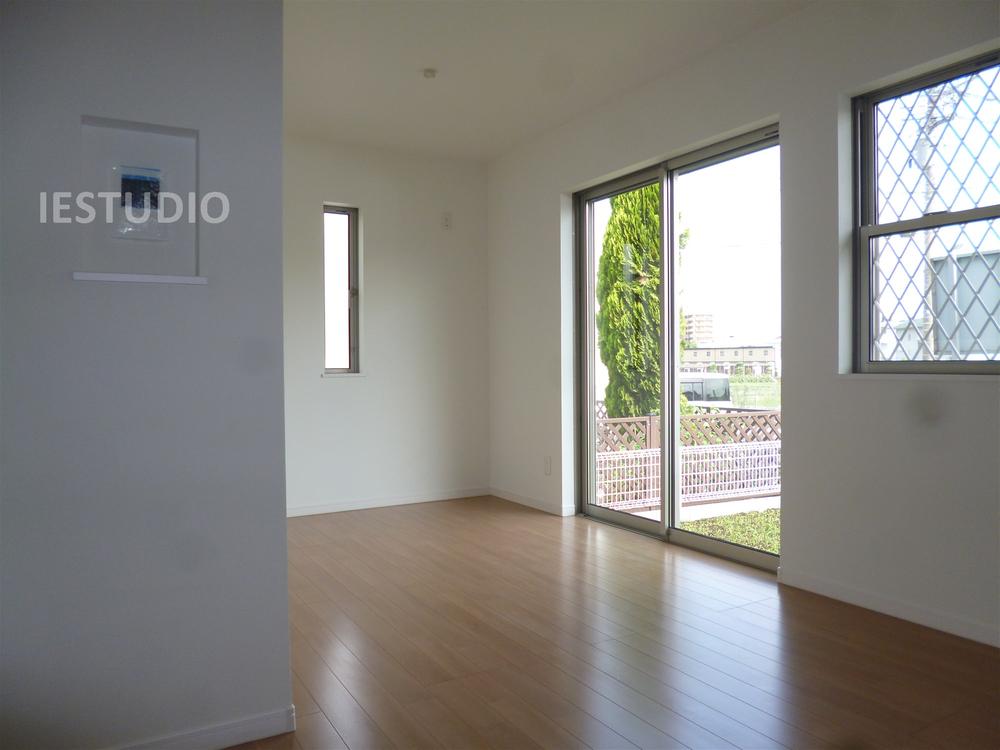 Living. 2013 June shooting Building 3