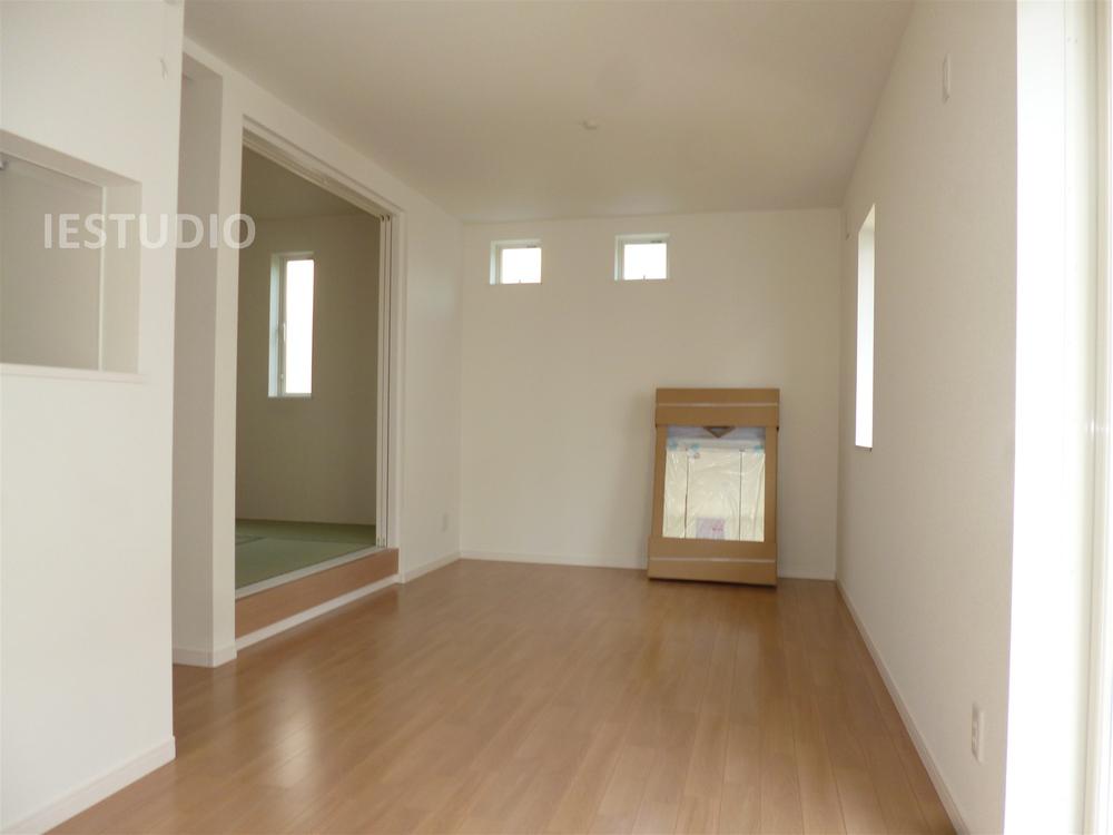 Living. 2013 June shooting Building 3