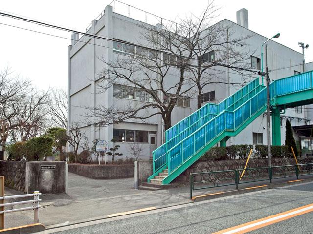 Primary school. Narutonari until elementary school 630m