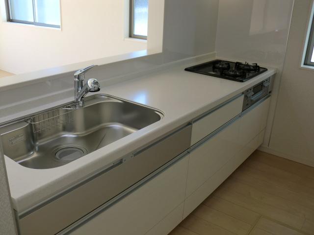 Kitchen. Indoor (12 May 2013) Shooting