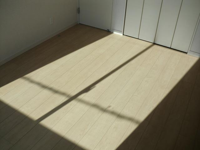 Non-living room. Sun plug second floor Western-style room (12 May 2013) Shooting