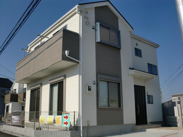 Local appearance photo. Local (12 May 2013) Shooting