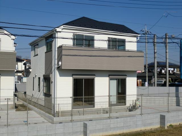 Local appearance photo. Local (12 May 2013) Shooting