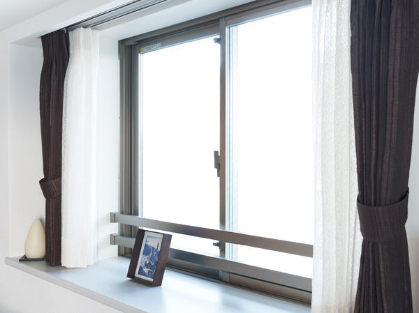 Building structure.  [bay window] Bay window is, It produces a carefree spread to the living space. In the "Arusosu Garden Akishima", It was incorporated into many of the plan. (Same specifications)