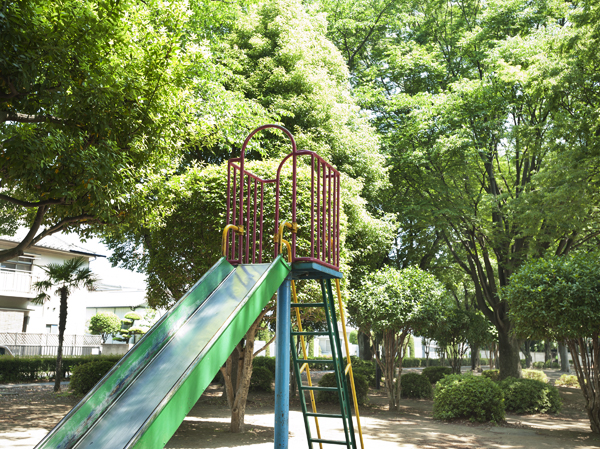 Surrounding environment. Yoshinomiya park / 3-minute walk (about 240m)