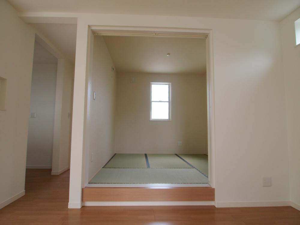 Living. From the living room to the Japanese-style room