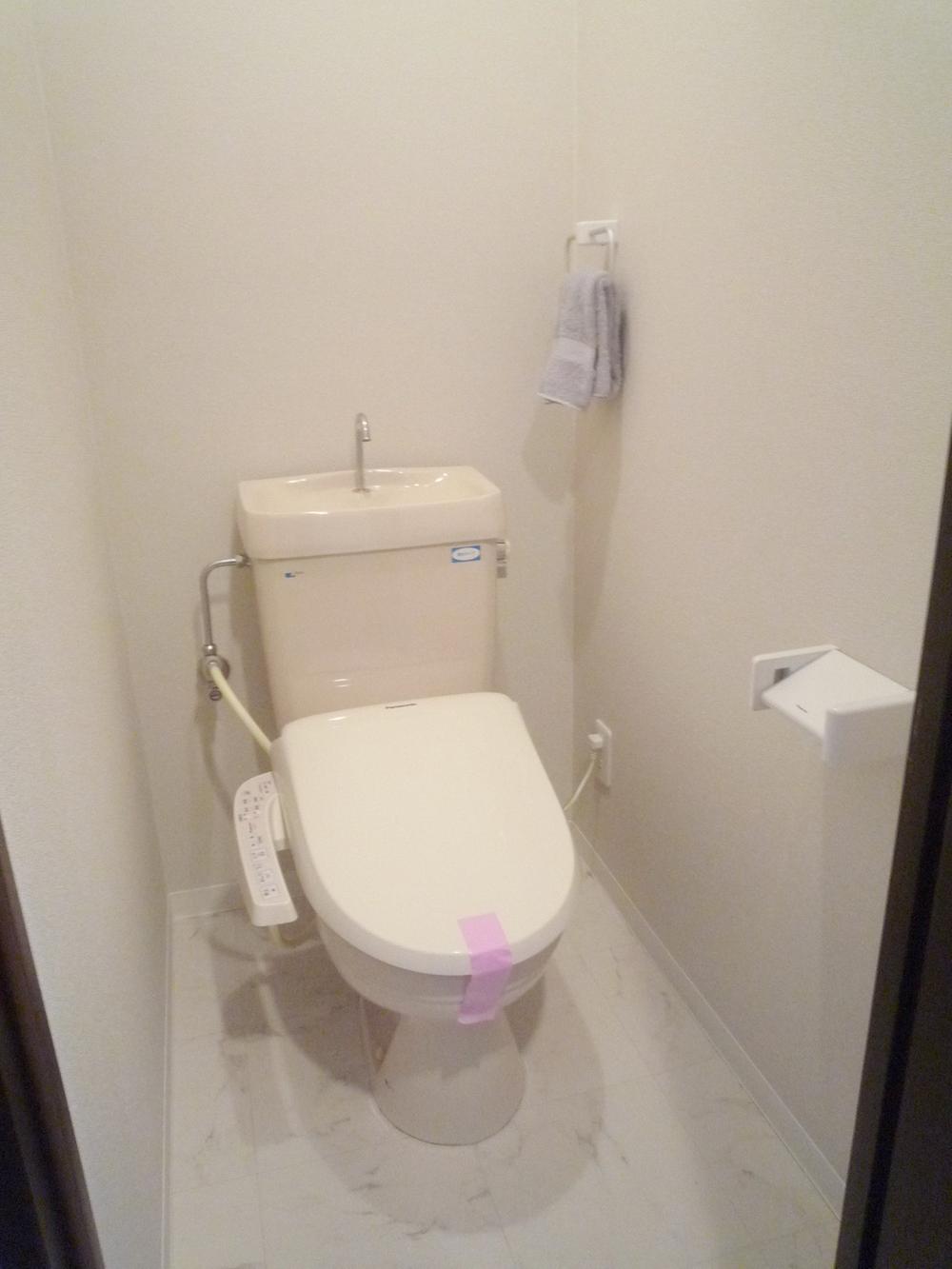 Toilet. 2013.12.16 shooting