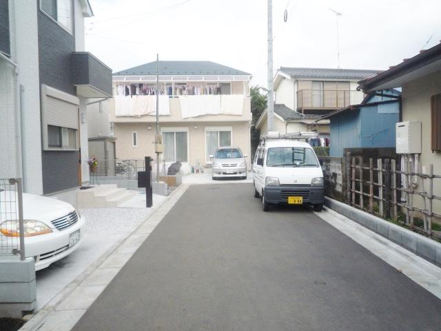 Local photos, including front road. 2013.10.21 shooting