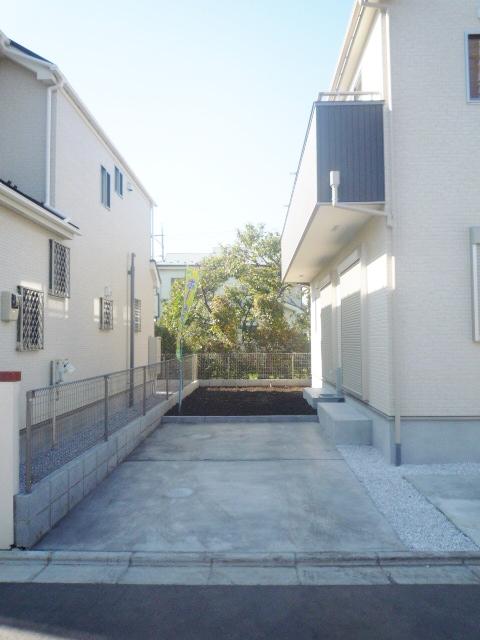 Parking lot. 2013.11.05 shooting It will be parking spaces.