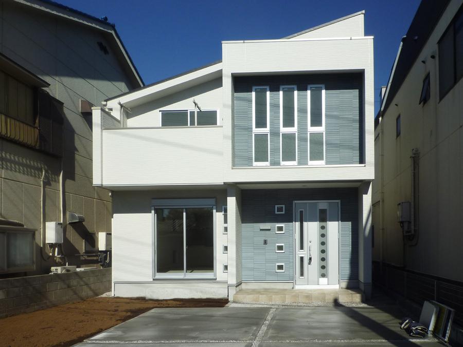 Local appearance photo. Local (11 May 2013) Shooting