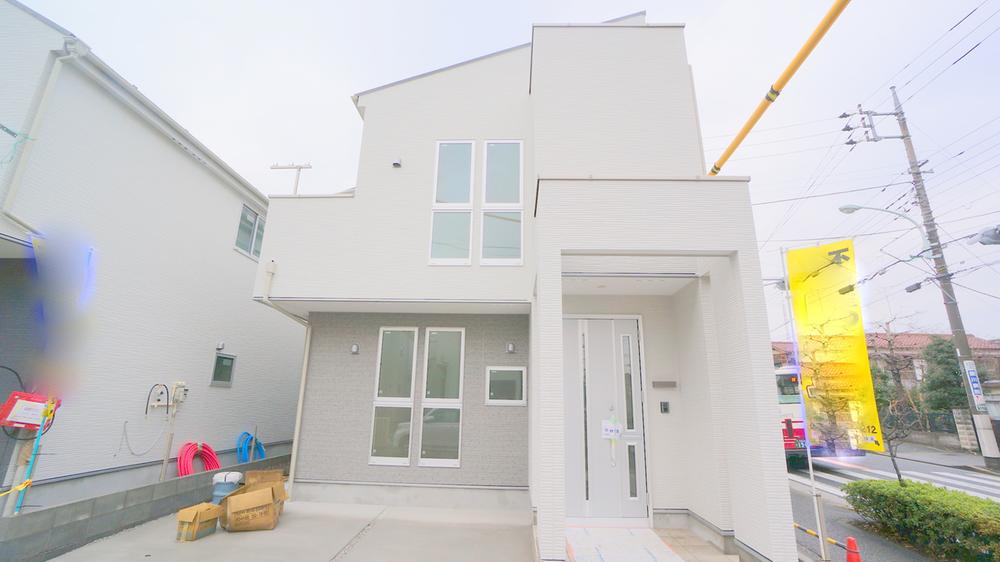 Local appearance photo. Local shooting