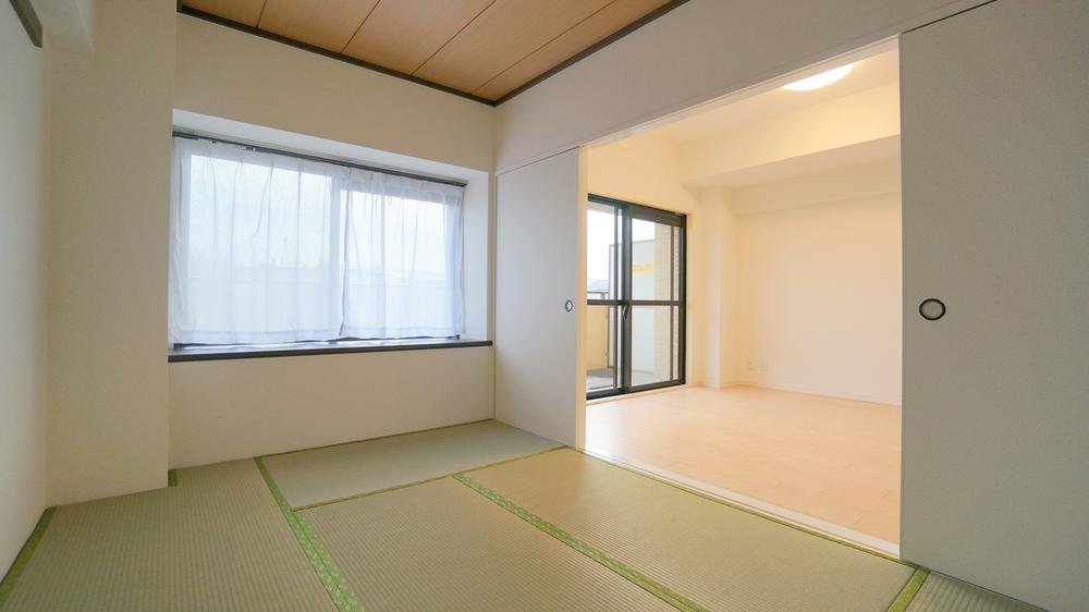 Other introspection. Japanese style room