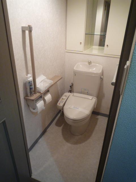 Toilet. Local (May 2013) Shooting It will be in a room photo