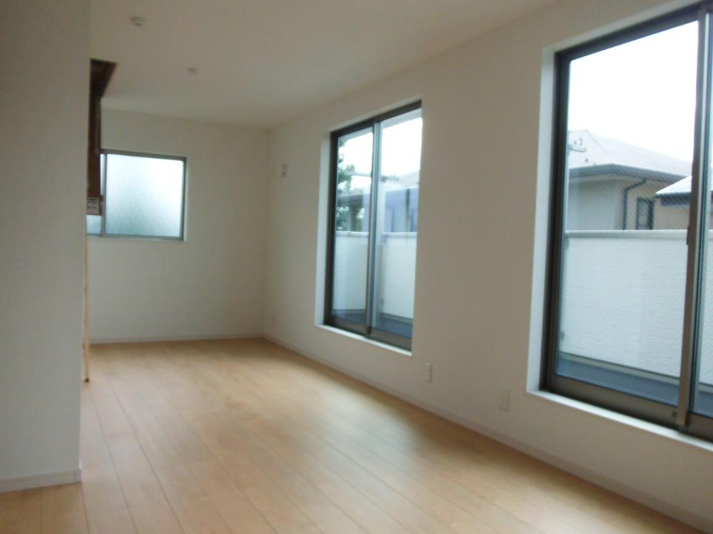 Non-living room. Indoor (11 May 2013) Shooting