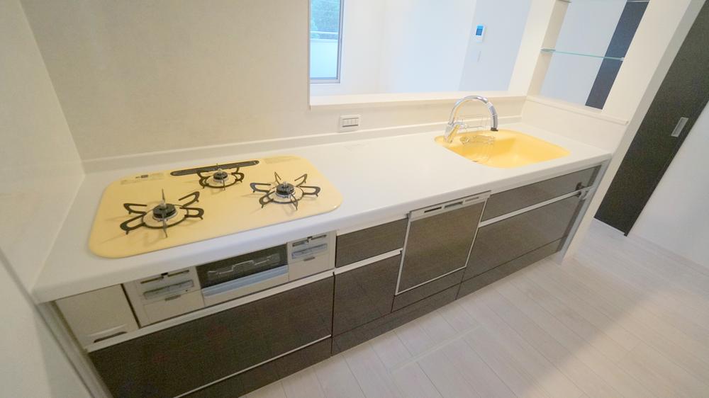 Same specifications photo (kitchen). Kitchen construction cases