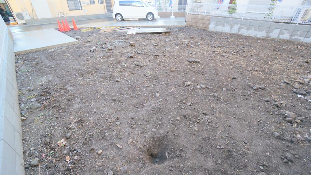 Local appearance photo. Local (12 May 2013) Shooting