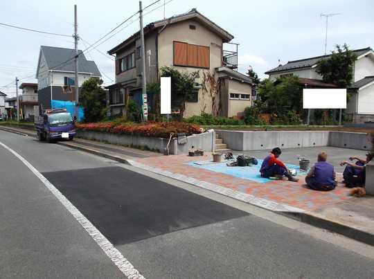 Local photos, including front road. Frontal road