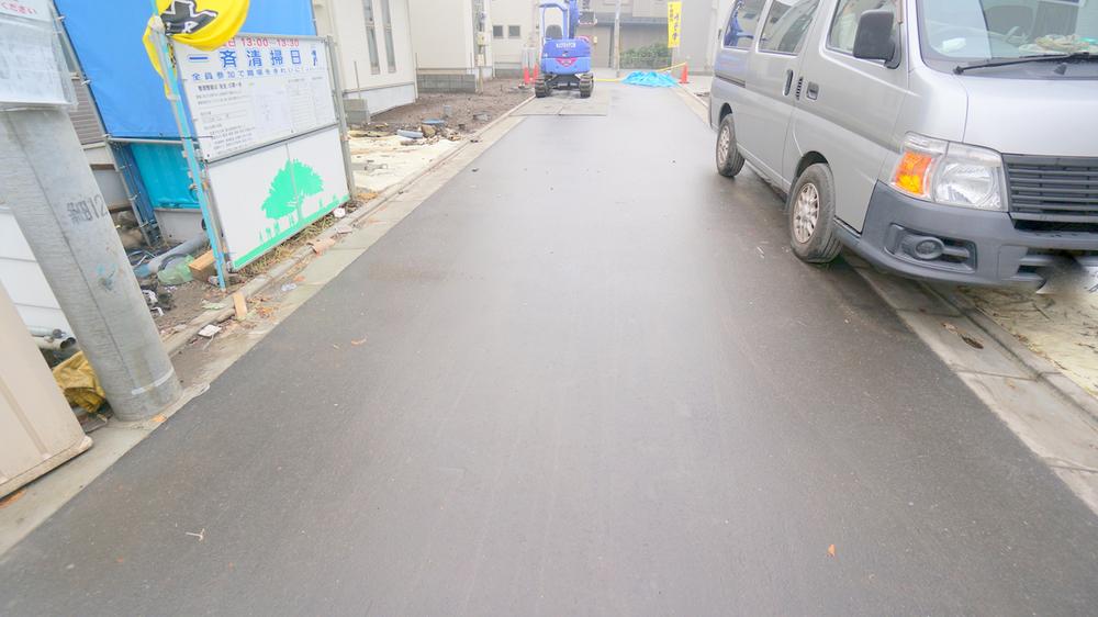 Local photos, including front road. Local Photos