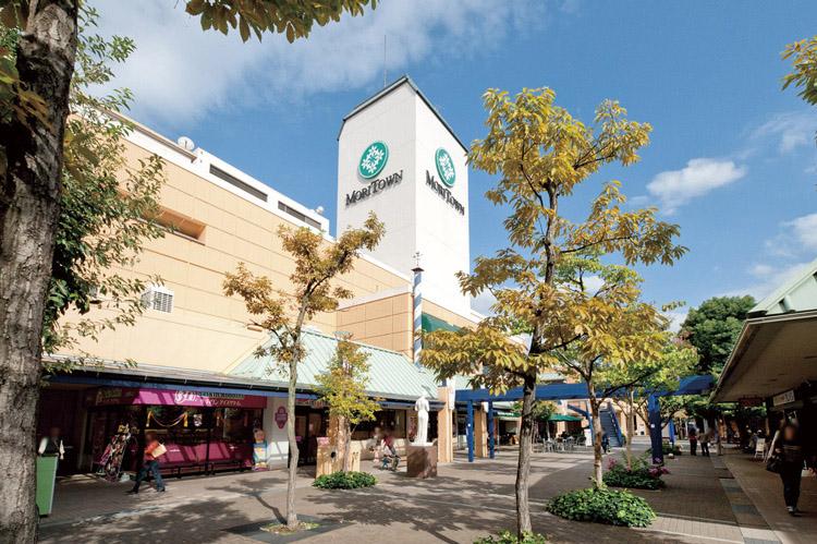 Shopping centre. Until Mori Town 1550m