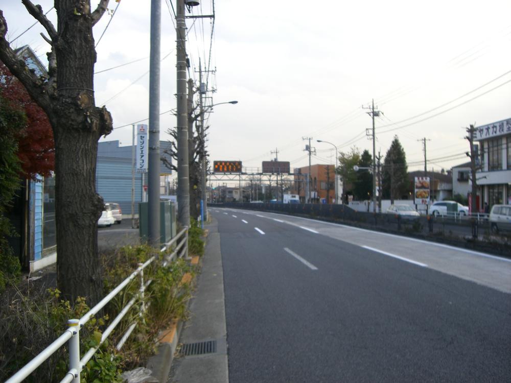 Local photos, including front road. Local (12 May 2012) shooting