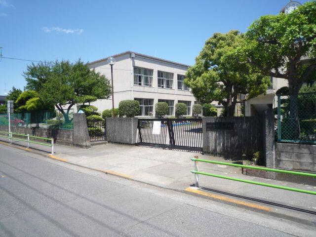 Primary school. Force 700m up to elementary school