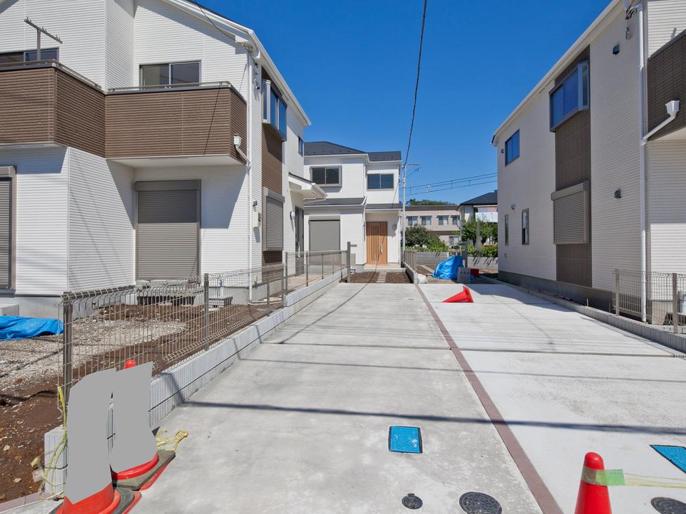 Local appearance photo. Local (11 May 2013) Shooting