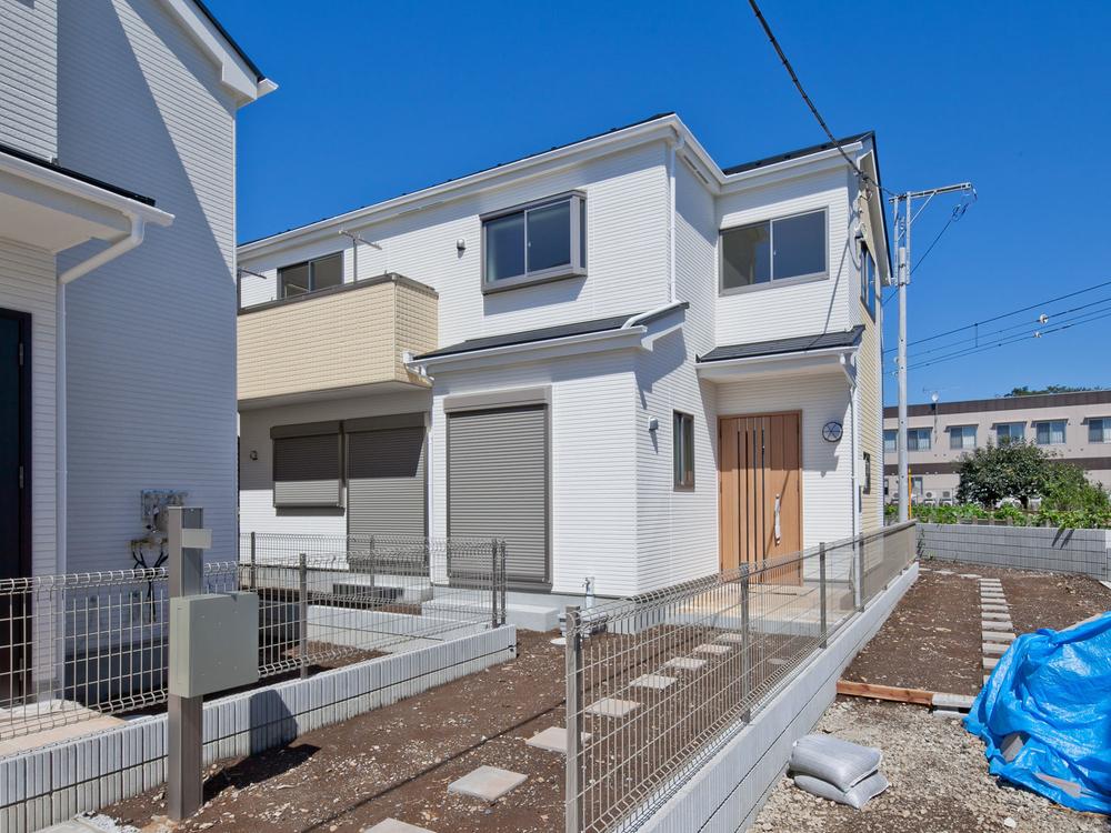 Local appearance photo. Indoor (11 May 2011) Shooting