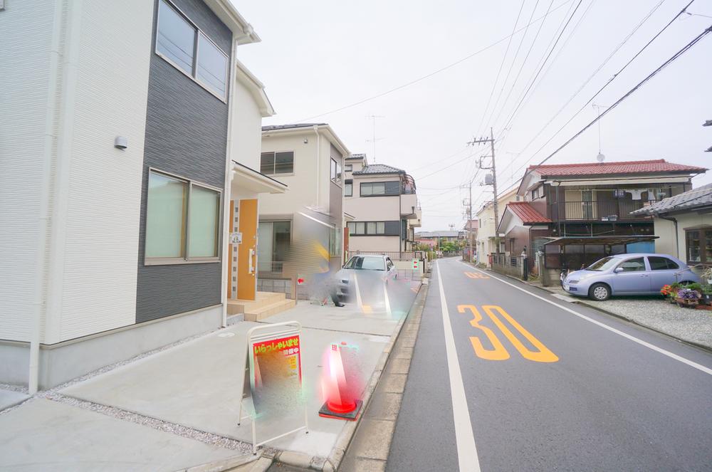 Local photos, including front road. Local (10 May 2013) Shooting