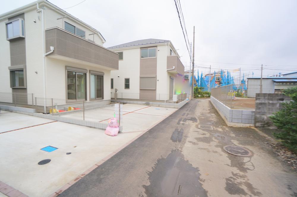 Local photos, including front road. appearance