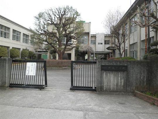 Primary school. Force up to elementary school 850m Force Elementary School 11 minutes' walk (about 850m)