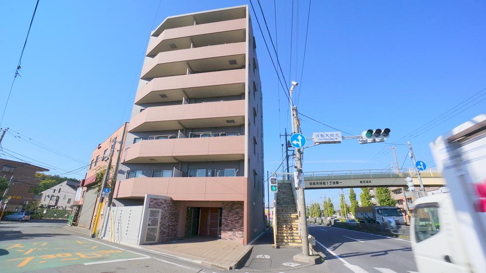 Local appearance photo. Local shooting