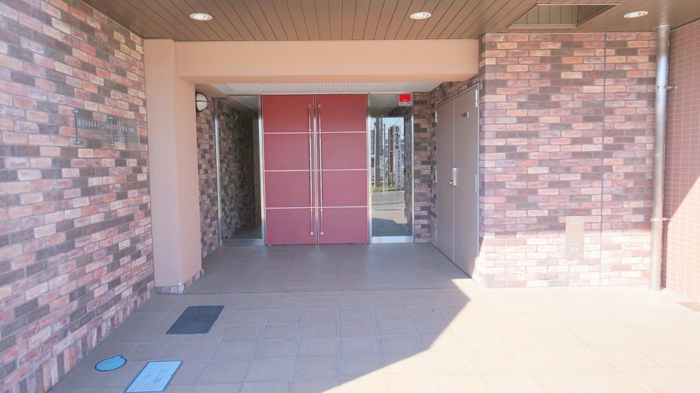 Local appearance photo. Local shooting