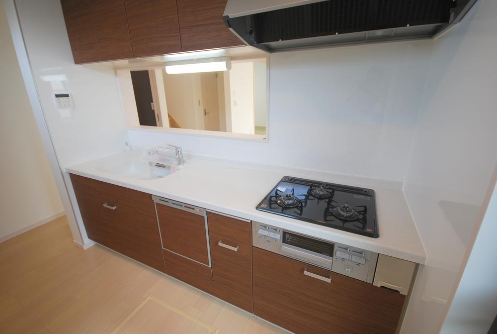 Kitchen. Indoor (10 May 2013) Shooting