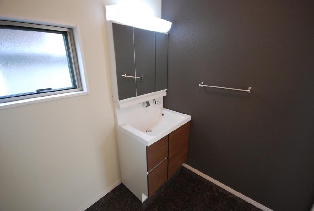 Wash basin, toilet. Indoor (10 May 2013) Shooting