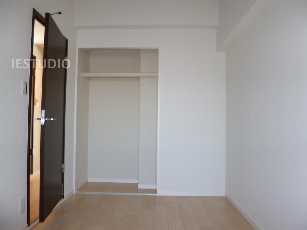 Non-living room. Indoor (12 May 2013) Shooting