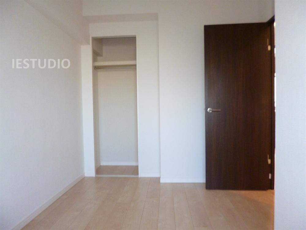 Non-living room. Indoor (12 May 2013) Shooting