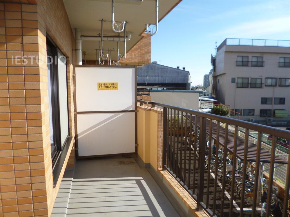 Balcony. Indoor (12 May 2013) Shooting