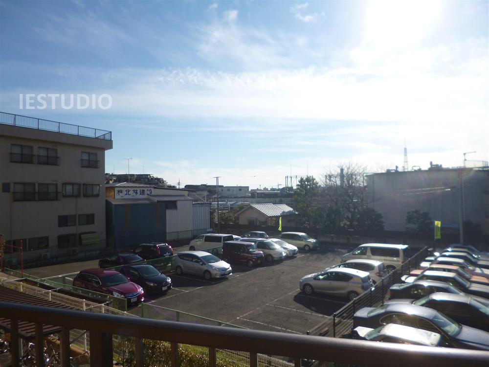 View photos from the dwelling unit. Indoor (12 May 2013) Shooting